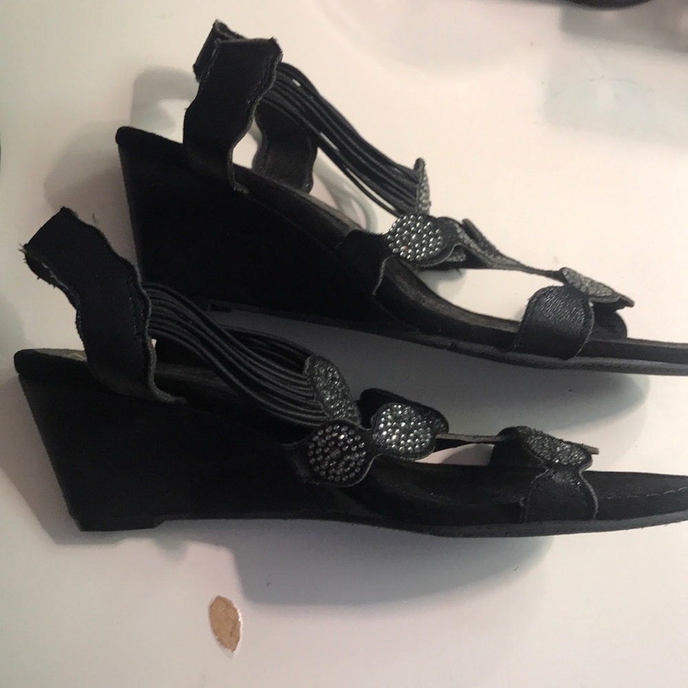 Sandals - Picture 2 of 2